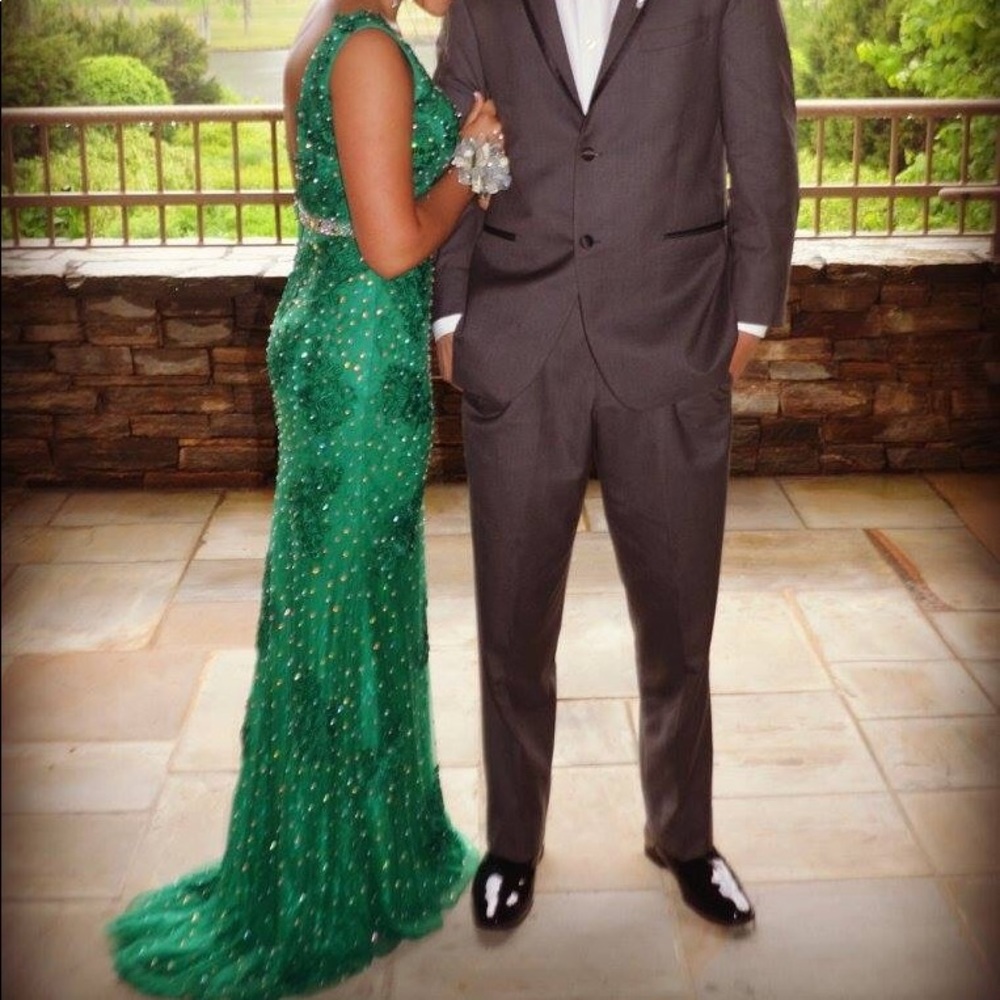 PROM DRESS - Picture 5 of 7